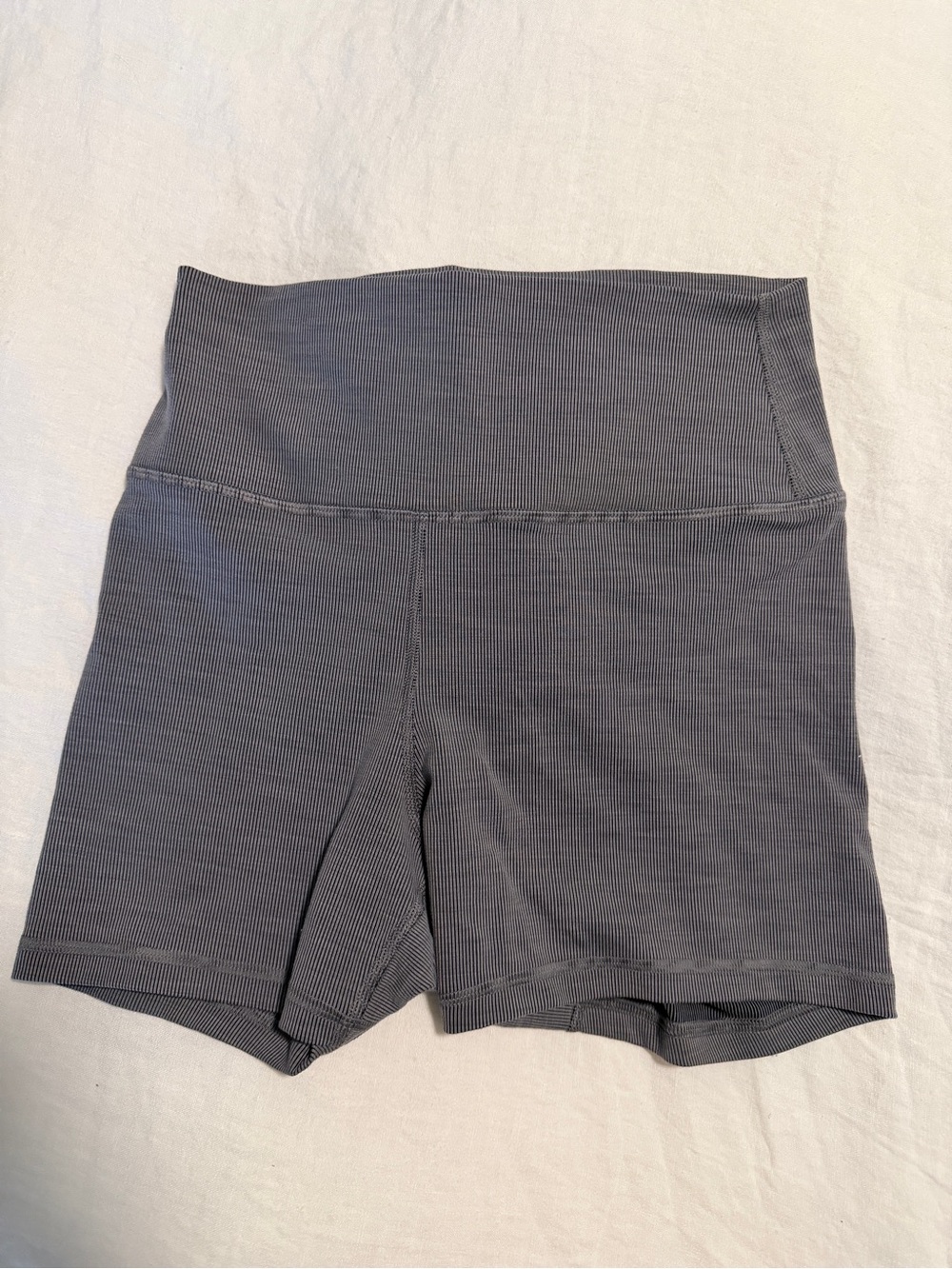Fleo Ribbed High-Waist Bike Shorts - Charcoal Gray